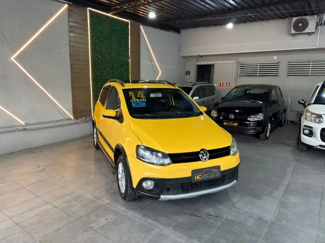 Carro Volkswagen CrossFox 2014 1.6 VHT (Flex)
