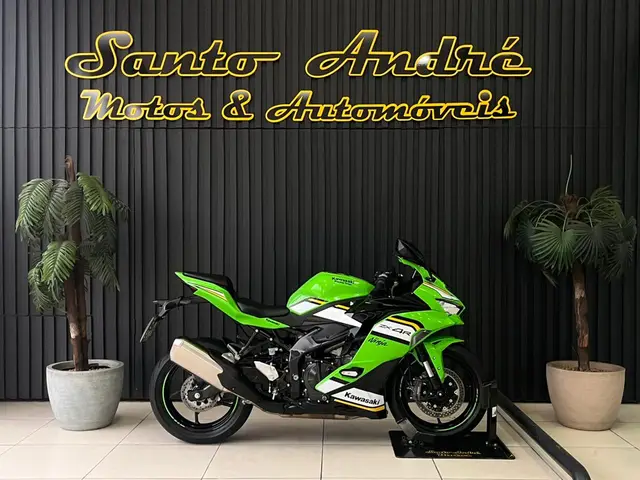 Moto Kawasaki ZX 2025 4R