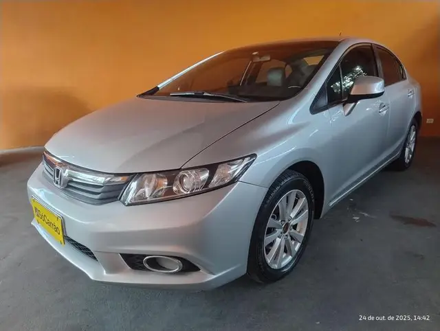 Carro Honda Civic 2013 New  LXS 1.8 16V i-VTEC (Flex)