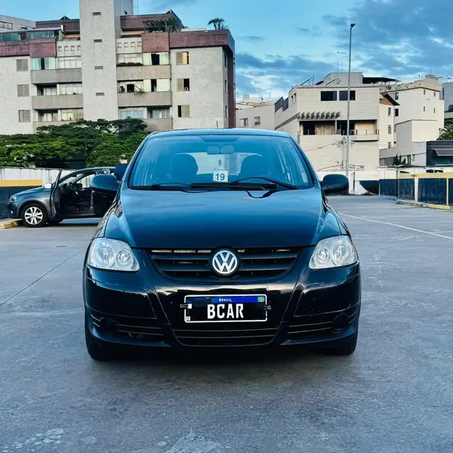 Carro Volkswagen Fox 2009 Route 1.0 8V (Flex)