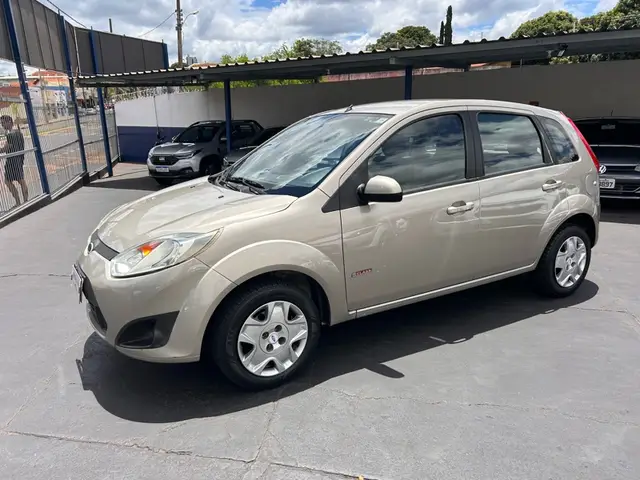 Carro Ford Fiesta Hatch 2011 1.6 (Flex)