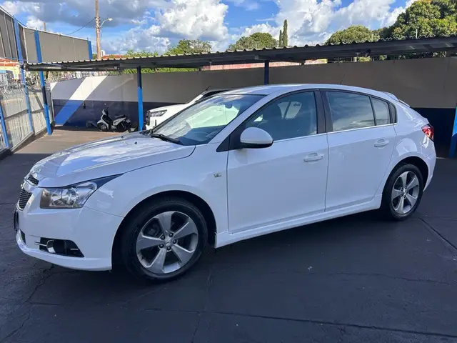 Carro Chevrolet Cruze Sport6 2013 LT 1.8 16V Ecotec (Flex)