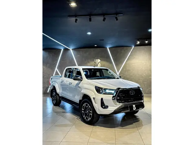 Carro Toyota Hilux Cabine Simples 2024 4x4 2.8 Diesel