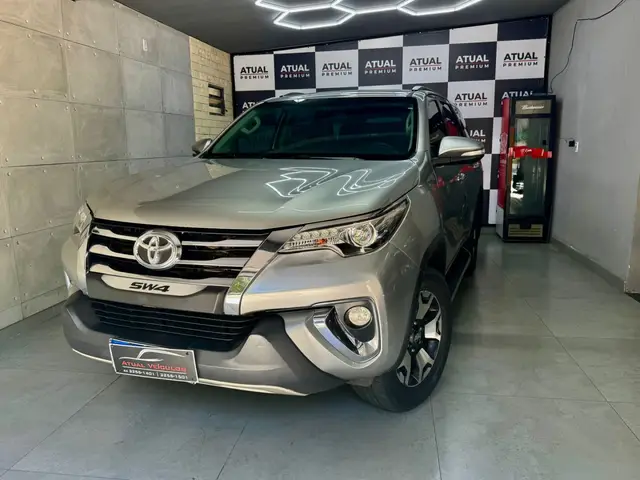 Carro Toyota SW4 2017 2.8 TDI SRX 5L 4x4 (Aut)