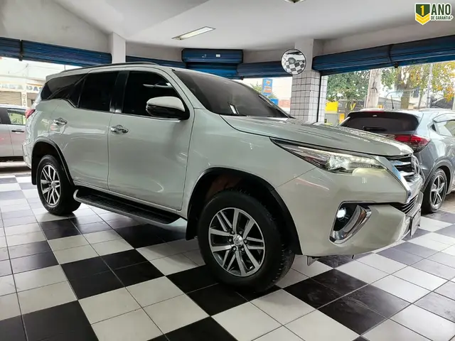 Carro Toyota SW4 2020 2.8 TDI SRX 5L 4x4 (Aut)