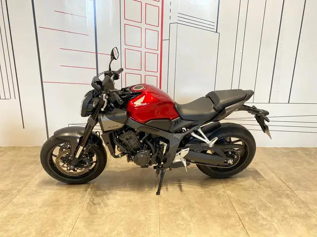 Moto Honda CB 650R 2026 E-Clutch