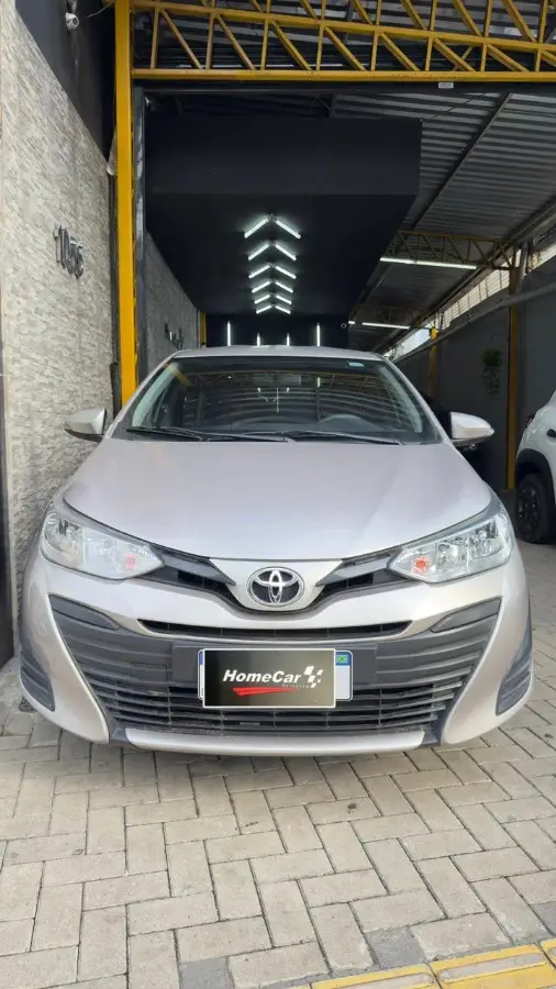 Carro Toyota Yaris Sedan 2020 1.5 XL Plus Connect CVT (Flex)
