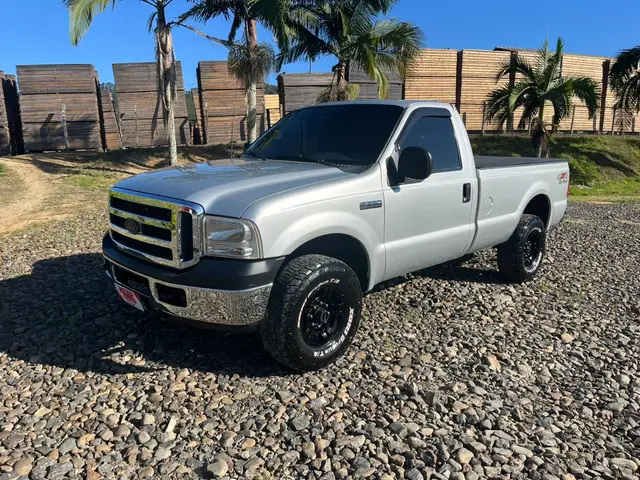 Carro Ford F-250 2009 XLT 4x4 3.9 (Cab Simples)