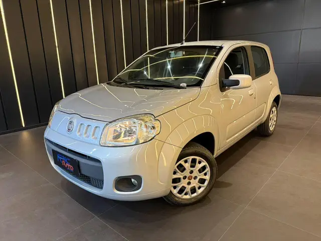 Carro Fiat Uno 2013 Vivace Celeb. 1.0 8V (Flex) 4p