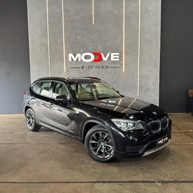 Carro BMW X1 2014 2.0 sDrive18i Top (aut)