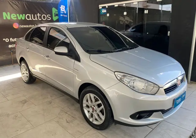 Carro Fiat Grand Siena 2014 Essence Duologic