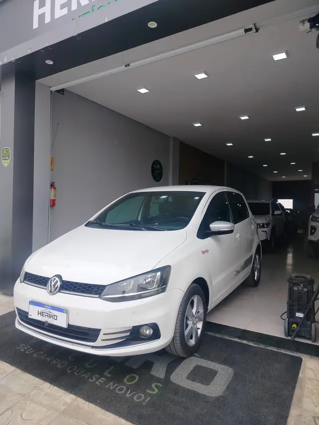 Carro Volkswagen Fox 2016 1.6 MSI Rock in Rio (Flex)