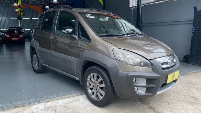 Carro Fiat Idea 2016 Adventure Locker 1.8 (Flex)