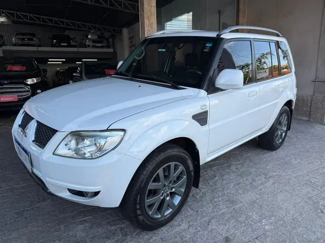 Carro Mitsubishi Pajero TR4 2014 2.0 16V 4x2 (Flex)