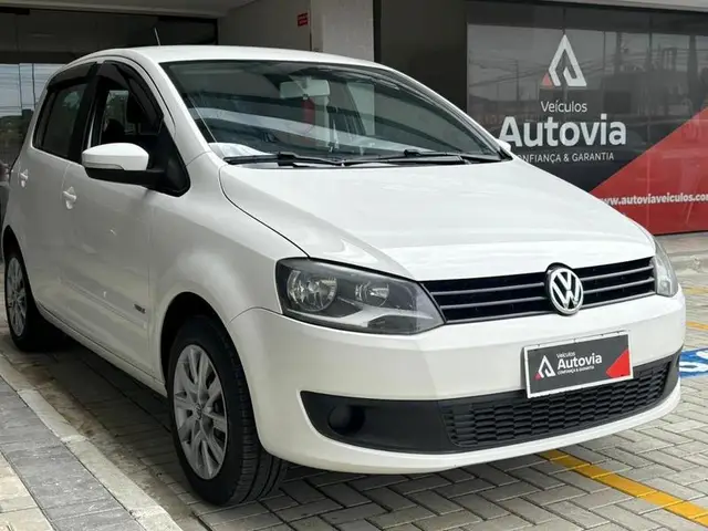 Carro Volkswagen Fox 2013 1.0 VHT (Flex) 4p