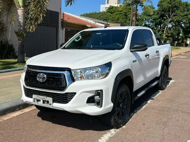 Carro Toyota Hilux Cabine Dupla 2018 Hilux 2.8 TDI SR CD Challenge 4x4 (Aut)