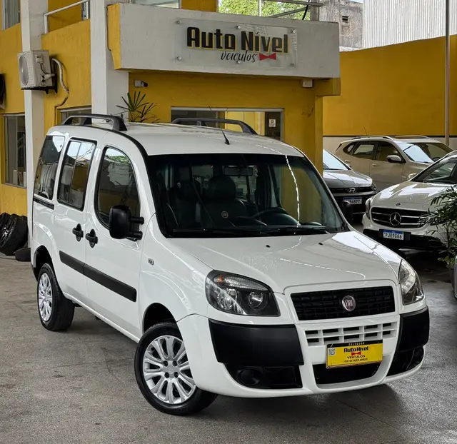 Carro Fiat Doblò 2021 Essence 1.8 16V (Flex)