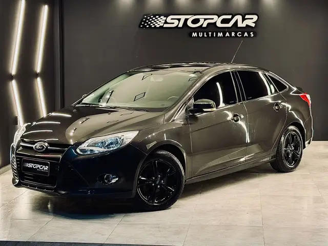Carro Ford Focus Sedan 2014 SE 2.0 16V PowerShift (Aut)