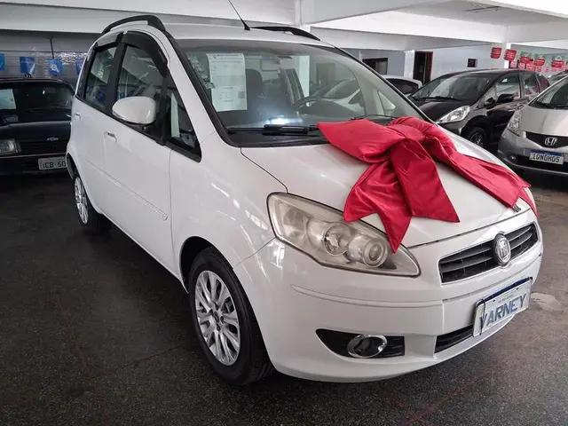 Carro Fiat Idea 2013 Attractive 1.4 8V (Flex)