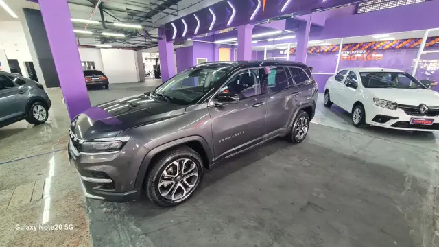 Carro Jeep Commander 2023 Limited 1.3 T270