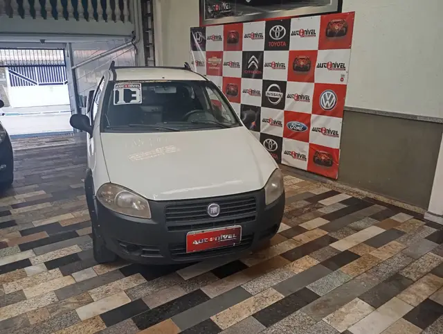 Carro Fiat Strada 2013 Working 1.4 (Flex)