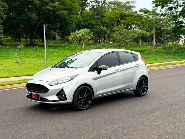 Carro Ford Fiesta Sedan 2018 TIT.Plus 1.0 12V EcoBoost Aut. 5p