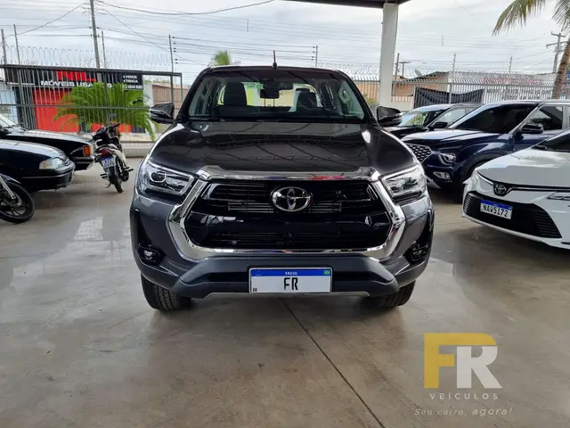 Carro Toyota Hilux Cabine Dupla 2026 SRX AT 4x4 2.8 Diesel