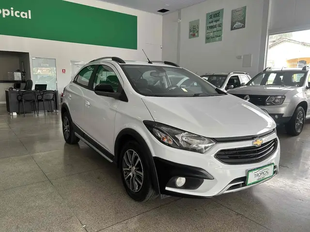 Carro Chevrolet Onix 2018 1.4 Activ SPE/4 (Aut)