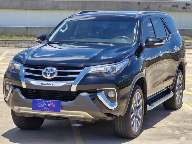 Carro Toyota SW4 2017 2.8 TDI SRX 7L 4x4 (Aut)