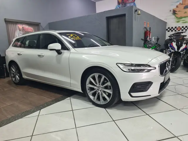 Carro Volvo V60 2020 2.0 T5 Drive-E Momentum