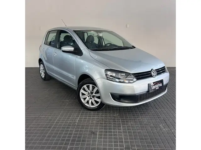 Carro Volkswagen Fox 2014 1.0 TEC (Flex) 4p