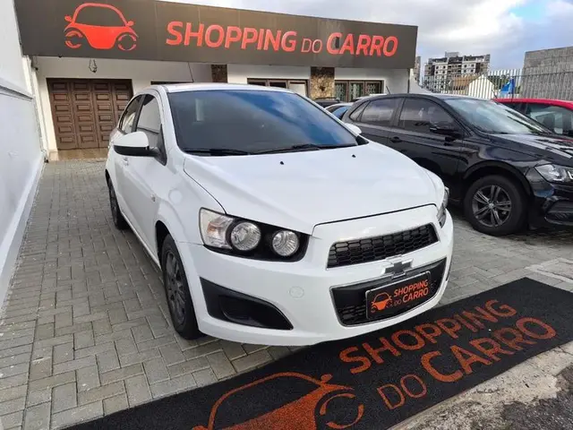 Carro Chevrolet Sonic Sedan 2013 LT (Aut)