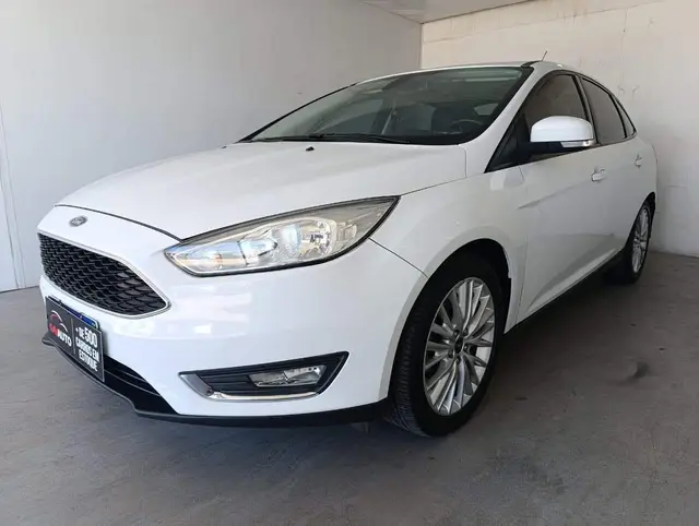 Carro Ford Focus Sedan 2017 SE 2.0 PowerShift