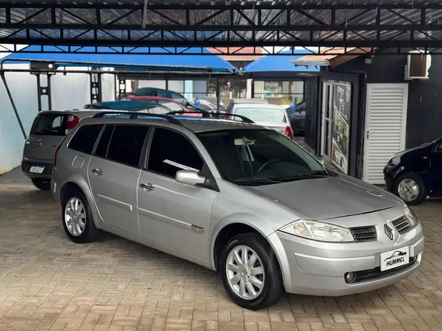 Carro Renault Megane Grand Tour 2012 Mégane Grand Tour Dynamique 1.6 16V (flex)