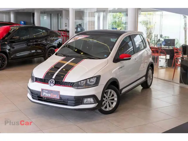 Carro Volkswagen Fox 2016 1.6 16v MSI Pepper (Flex)