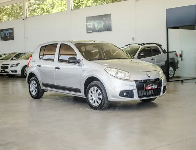Carro Renault Sandero 2012 Authentique 1.0 16V (flex)