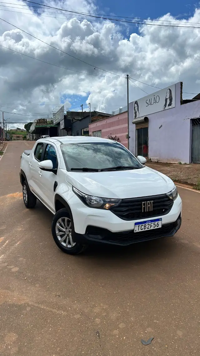 Carro Fiat Strada 2025 Freedom 1.3 Flex 8V CD