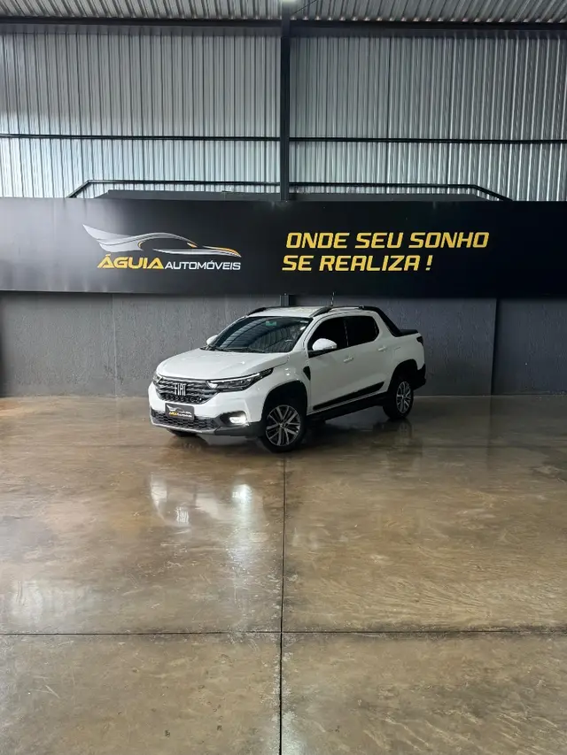Carro Fiat Strada 2023 Volcano 1.3 8V CD AT