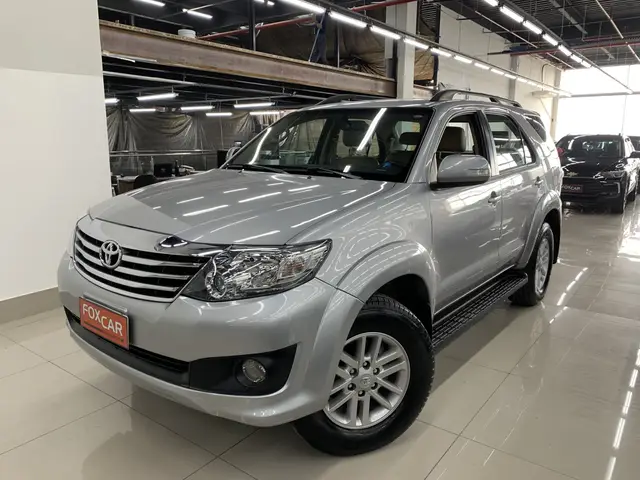 Carro Toyota SW4 2015 Hilux  2.7 4x2 SR (Flex)