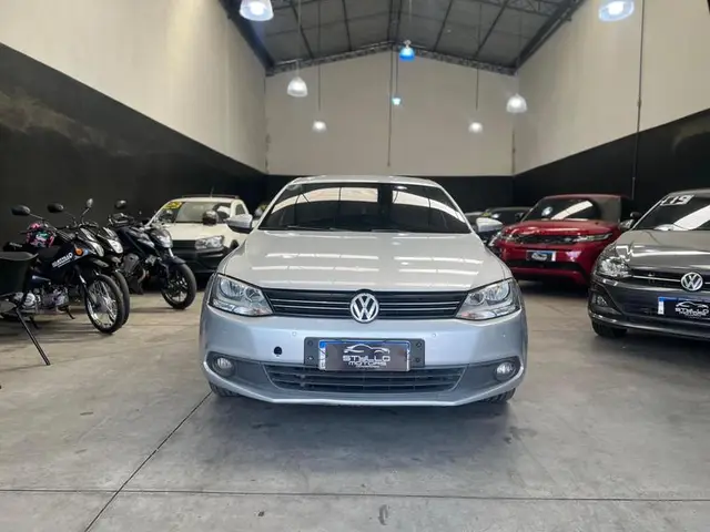 Carro Volkswagen Jetta 2014 2.0 Comfortline (Flex)