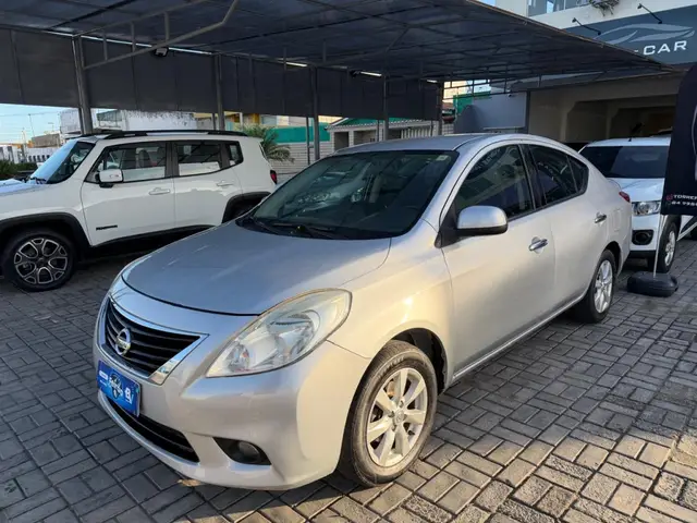 Carro Nissan Versa 2014 1.6 16V SL (Flex)