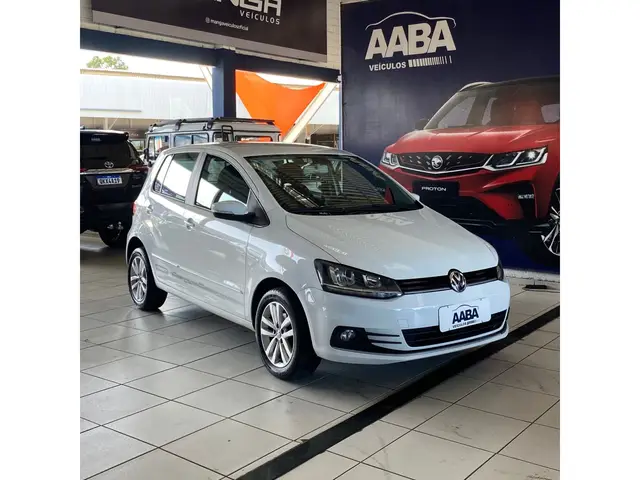 Carro Volkswagen Fox 2019 1.6 MSI Connect I-Motion (Flex)
