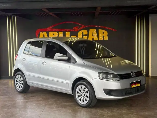 Carro Volkswagen Fox 2014 1.6 VHT (Flex)