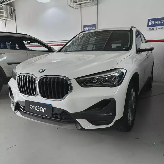 Carro BMW X1 2022 sDrive20i 2.0 Turbo (Aut.)