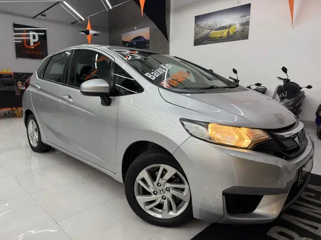 Carro Honda Fit 2015 1.5 16v LX CVT (Flex)