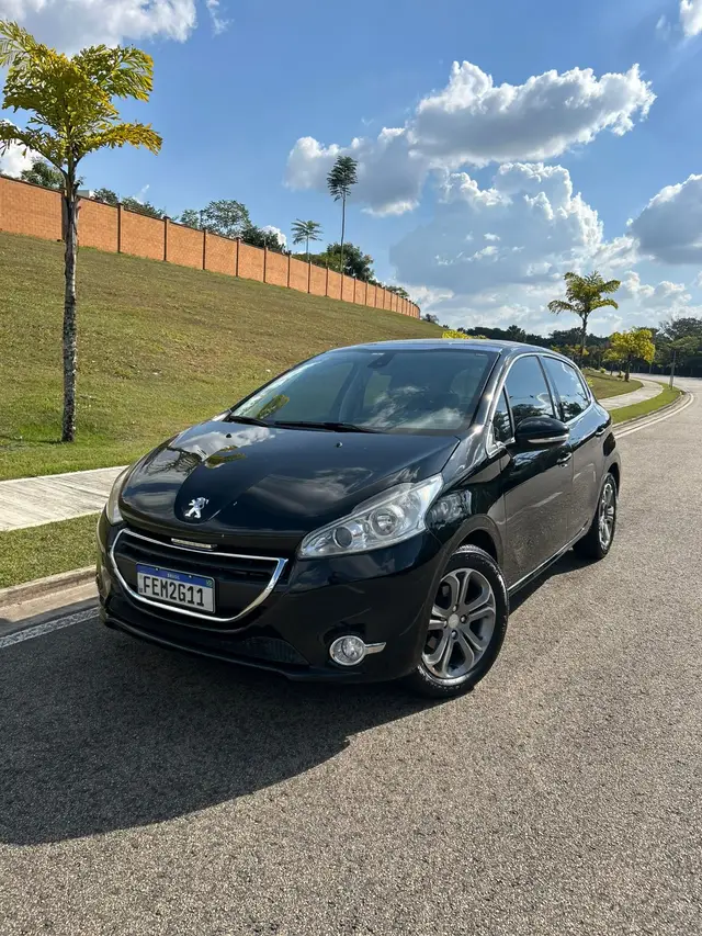 Carro Peugeot 208 2015 Griffe  1.6 16V (Flex) (Aut)