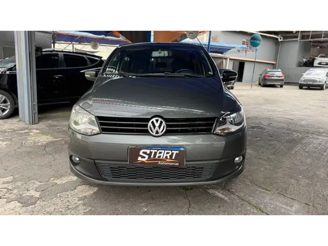 Carro Volkswagen Fox 2014 1.6 VHT Highline (Flex)