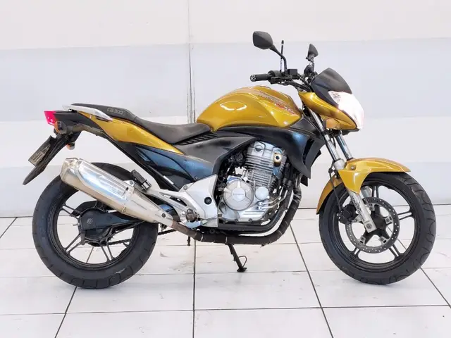 Moto Honda CB 300R 2011 Standard