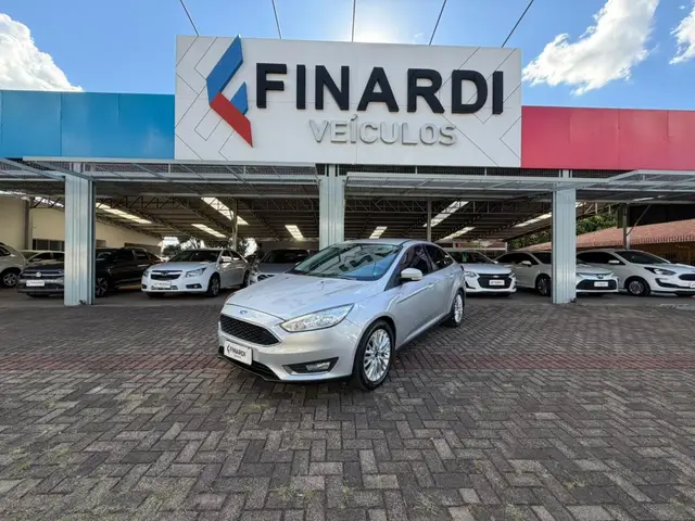 Carro Ford Focus Hatch 2018 SE Plus 2.0 PowerShift