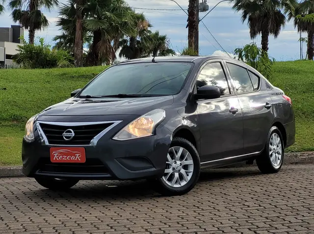 Carro Nissan Versa 2017 1.0 12V S (Flex)